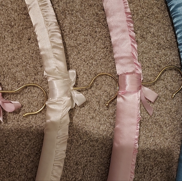 Vintage Satin Padded Lingerie Intimates Hangers Pink Blue Ivory Set Of 4 - Picture 7 of 8